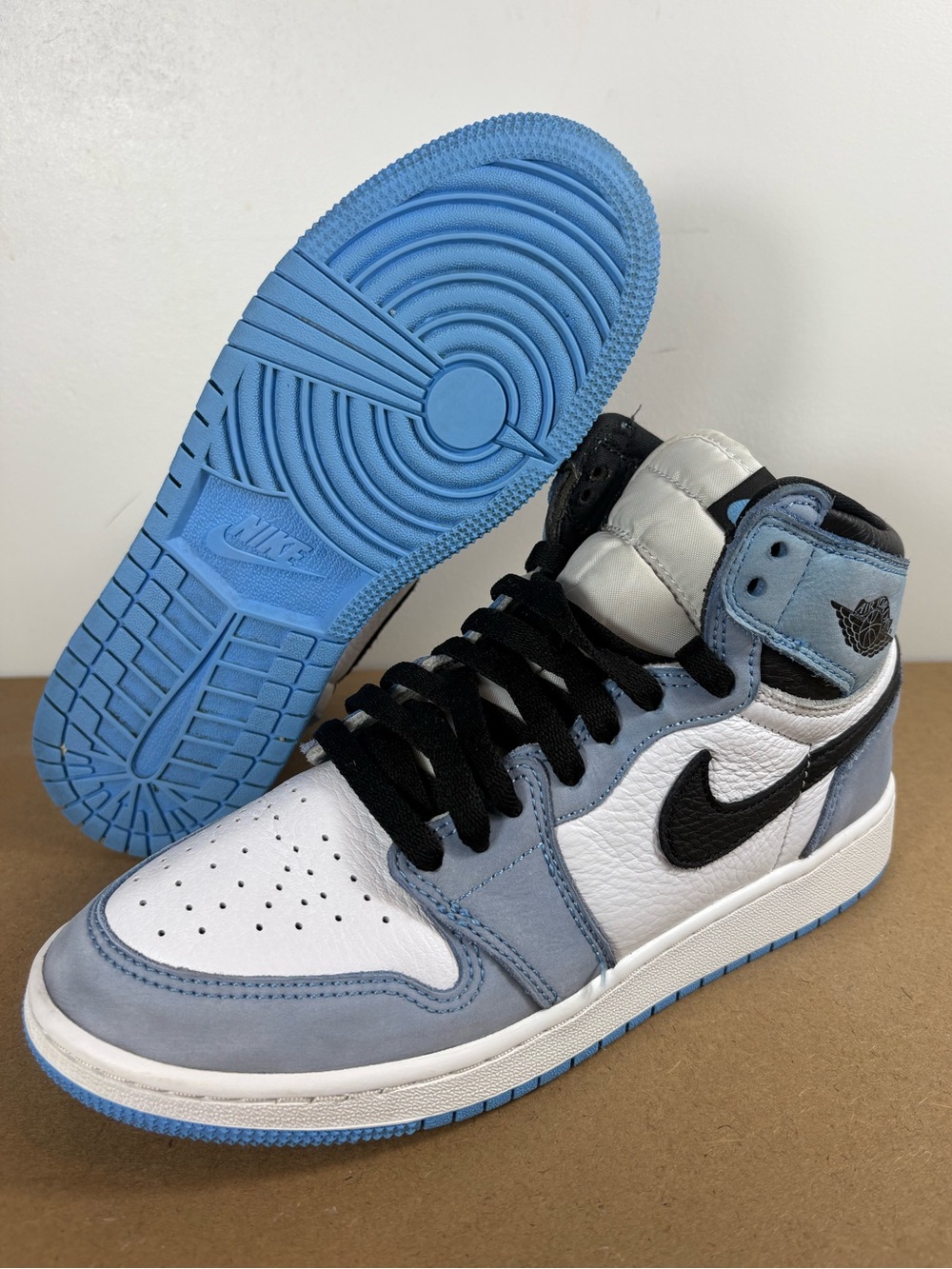 Jordan 1 Retro High OG University Blue Size 6.5Y University Blue 575441-134 (A2)